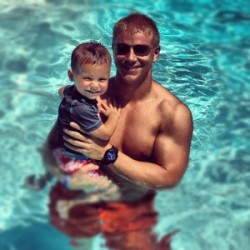 Bachelor Sean Lowe shirtless