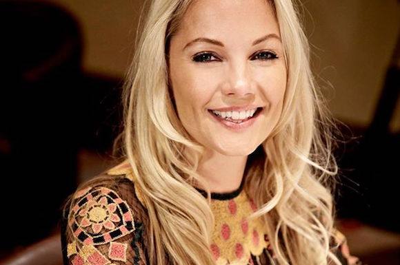 Caroline Fleming breaks up with young boyfriend.